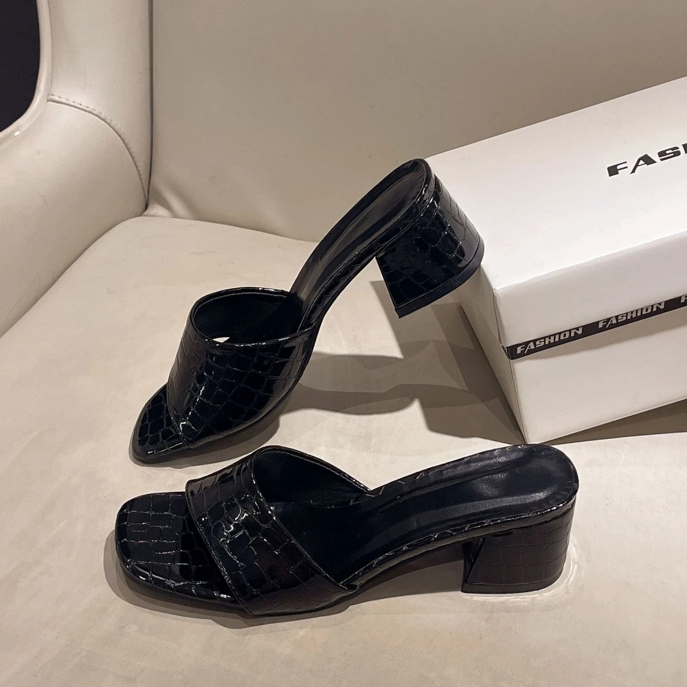 

Women's Fashion Square Toe Slippers Concise Solid Color Open-toed Chunky Heel Shoes Summer New Ladies Plus Size Sandals