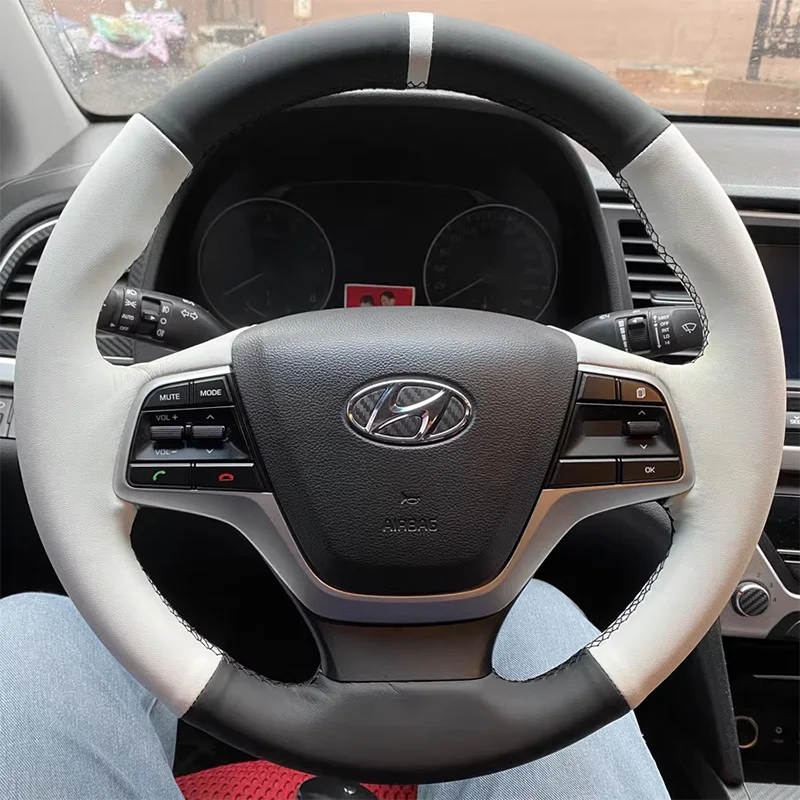 

100% подходит для Hyundai Elantra 4 2016 2017, Solaris 2017, прошитый вручную черный, белый цвет, нескользящий чехол на руль из натуральной кожи