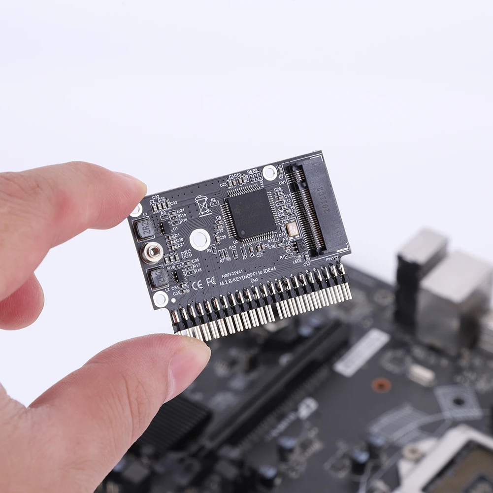 M.2 NGFF SATA SSD naar 2,5 inch IDE 44-pins adapter Driver-gratis M.2 NGFF SATA SSD naar 2,5 IDE SATA SSD Converter Adapter Converter