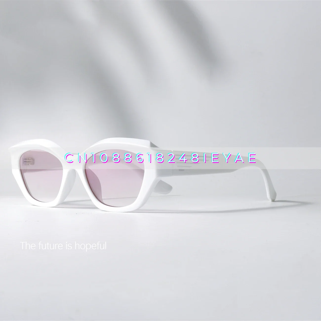 

Peach White Frame Sunglasses Uv400 Personalized Thick Frame Design Sense Contrasting Sunglasses