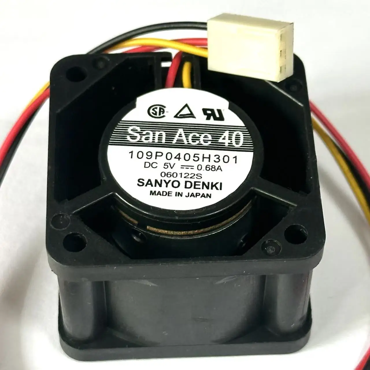 

SANYO DENKI 109P0405H301 DC 5V 0.68A 40x40x28mm 3-Wire Server Cooling Fan