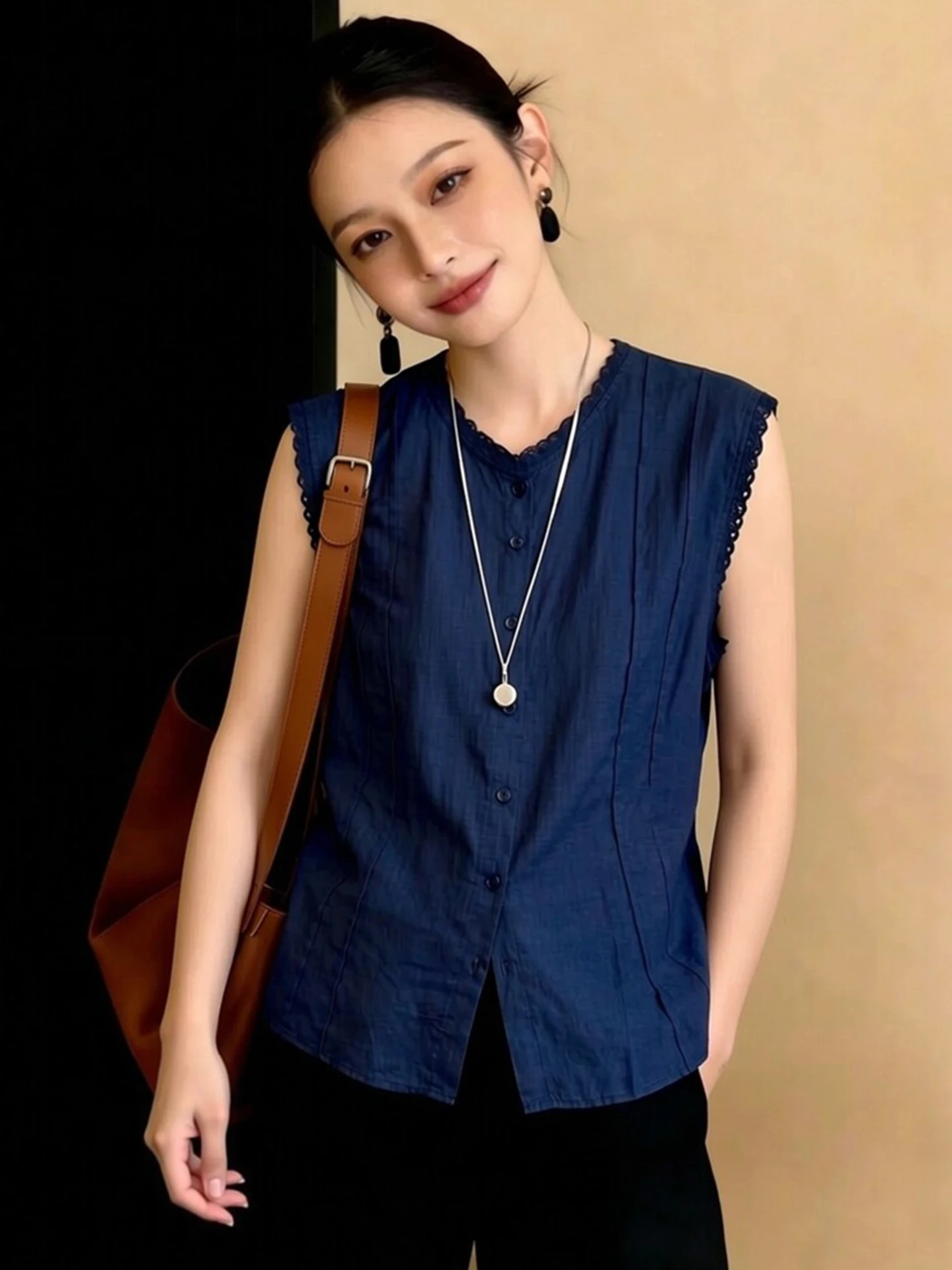 

Жилет Ele Svel свободного кроя, универсальный, в корейском стиле, прямого кроя, из шелкового материала, цветной, с круглым вырезом, на одной пуговице