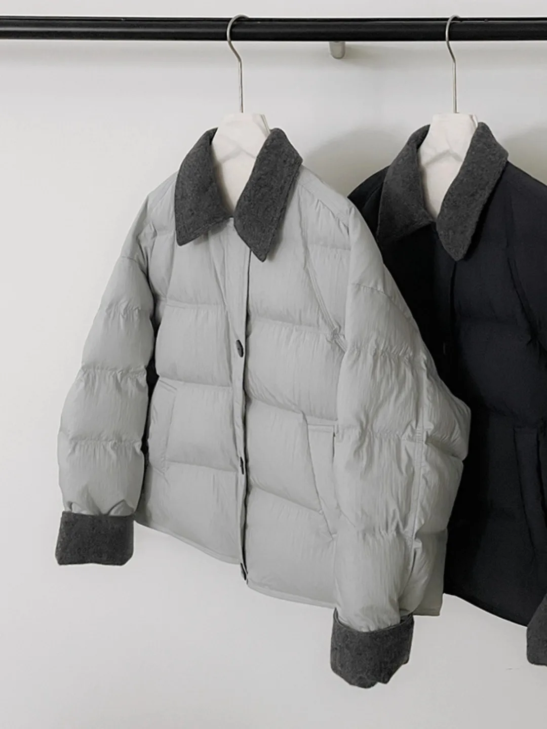 

Корейская женская утепленная куртка с воротником-стойкой, комбинированная, с цветовыми блоками, на хлопковом пуху, с длинными рукавами, стандартного кроя, зимняя