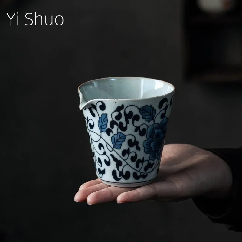 

Jingdezhen Blue-and-White Porcelain with The Pitcher Handmade Retro Large Ceramic Tea Pitcher Fair Cup Tea Pot Tea Accessories