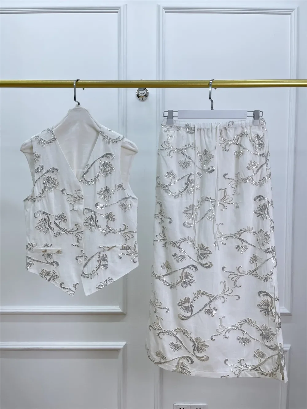 Ensemble deux pièces lin fleur brodé élégant Mon guide d'achat et d'usage pour une élégance estivale intemporelle