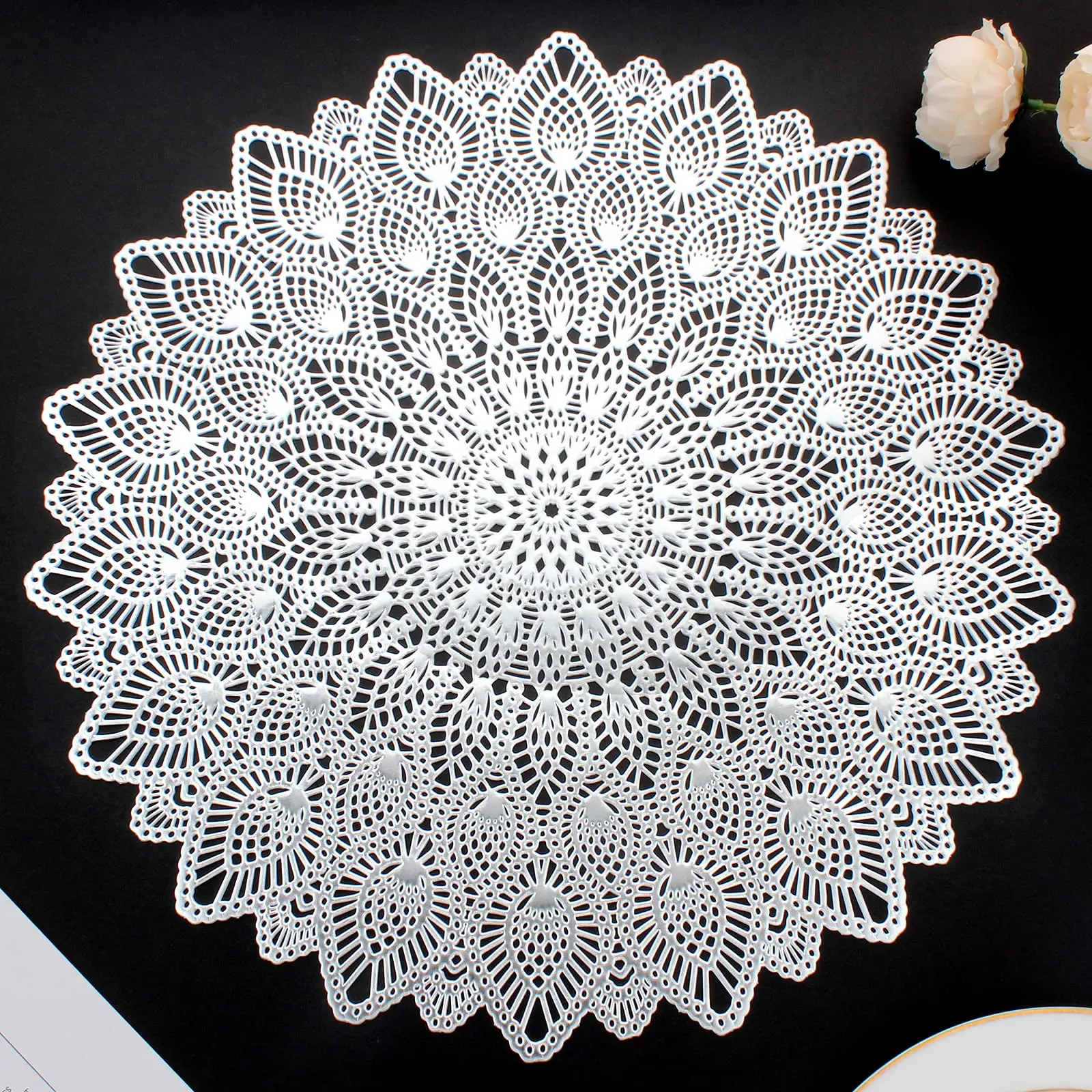 

Round Placemats, Hollow Out Washable and Wipeable Place Mats,Pressed Vinyl Table Mats for Anniversary Dinner Kitchen Decorations