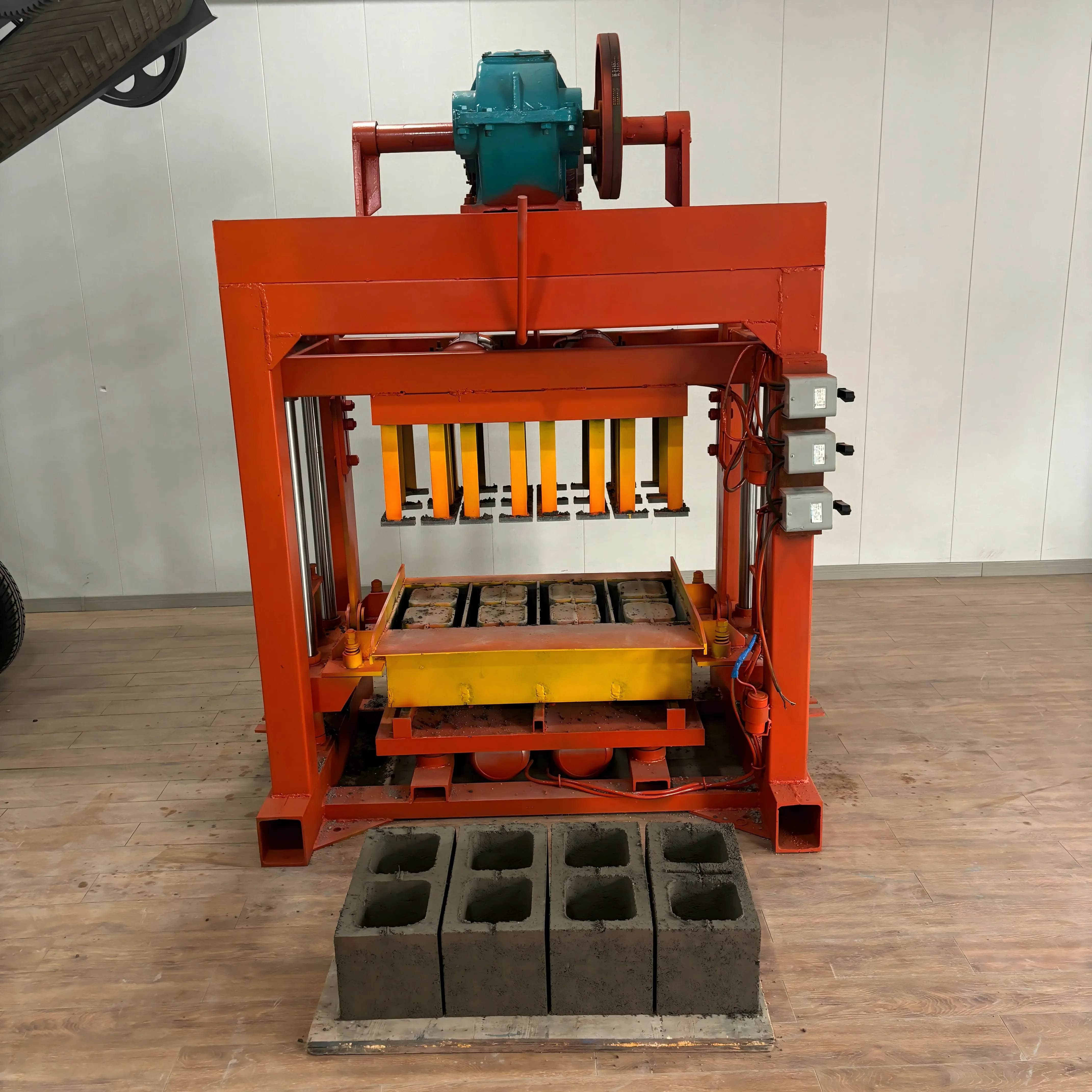 Manual Hydraulic Press Concrete Block Machine No Electricity Needed Cement Brick Maker for Off-Grid Rural Construction