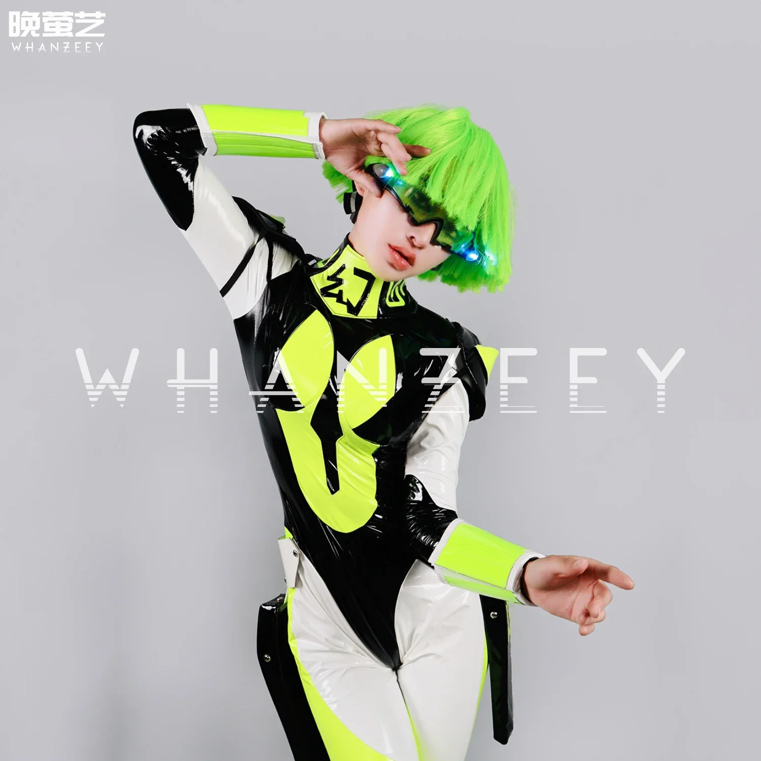 Nieuwe prestatiekleding nachtclub fluorescerend groen damestechnologie lakleer eendelige motorfiets cyberpunk jumpsuit