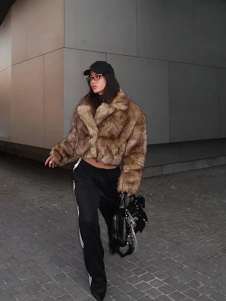 

2025 Fashion Mixed Color Faux Fur Coat Women Casual Lapel Long Sleeve Fluffy Loose Short Jacket Winter Warm Daily Street Outwear