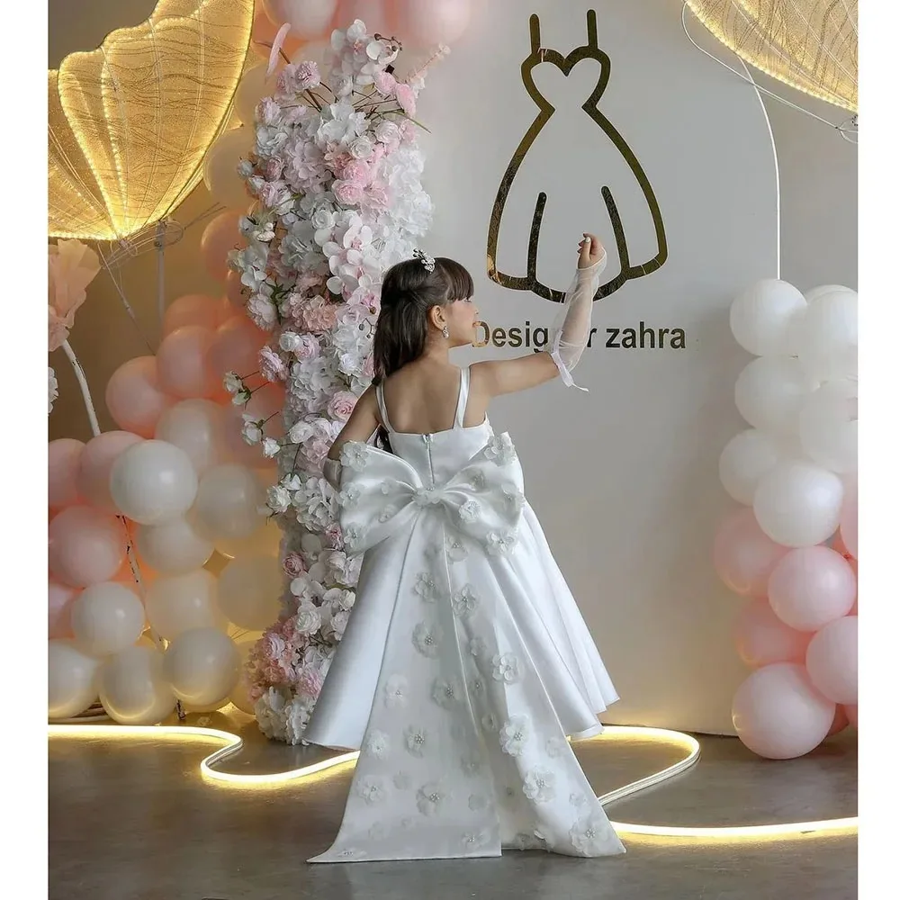 

White Satin Flower Girl Dresses for Wedding Big Bow Floral Appliques Girl Gown for Photoshoot First Communion Gowns Customized