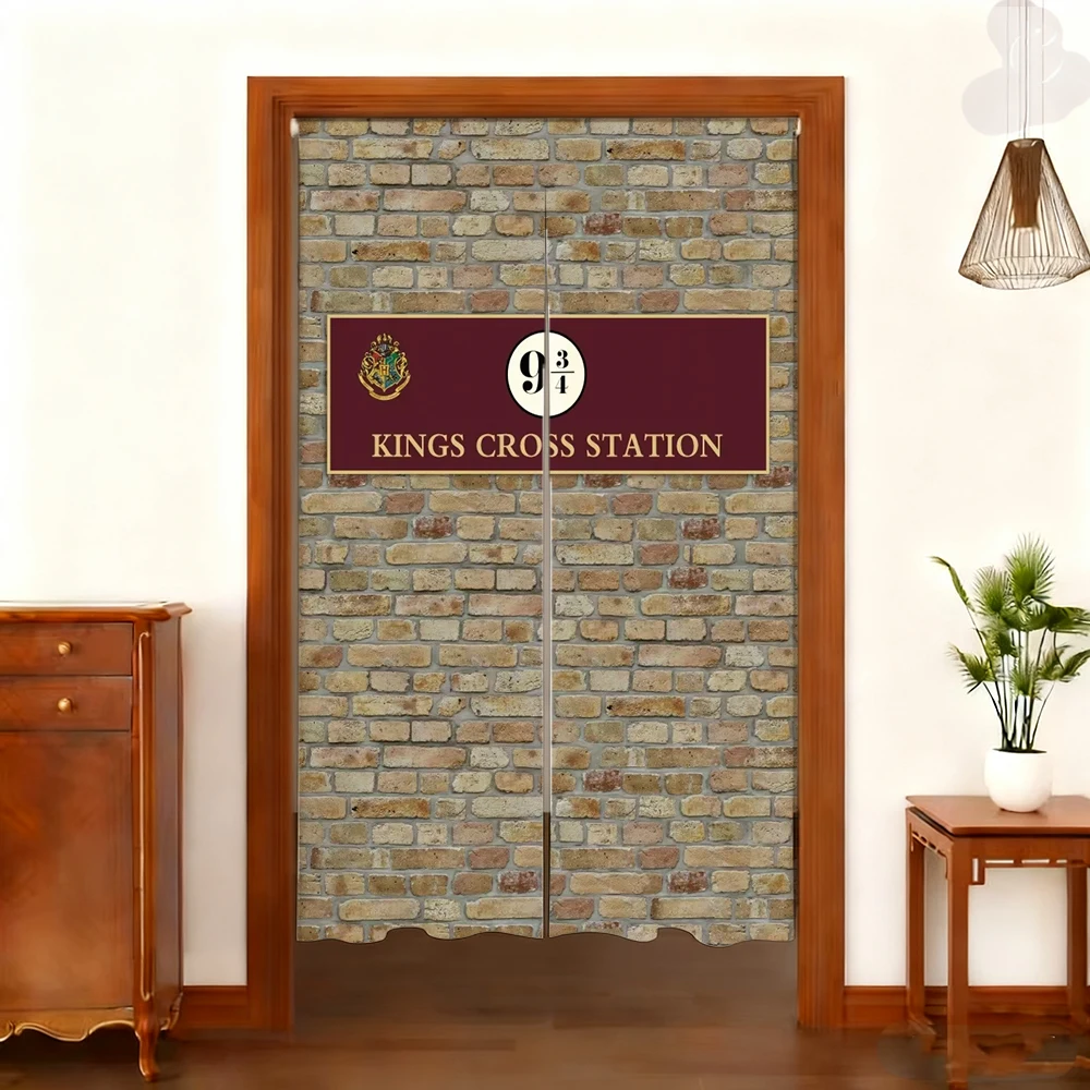 Harryy Potters 9/4-Zug-Plattform, Backsteinmauer, Fotografie-Hintergrund, magische Schultür, hängendes Banner, halber Vorhang, Baby-Portrait