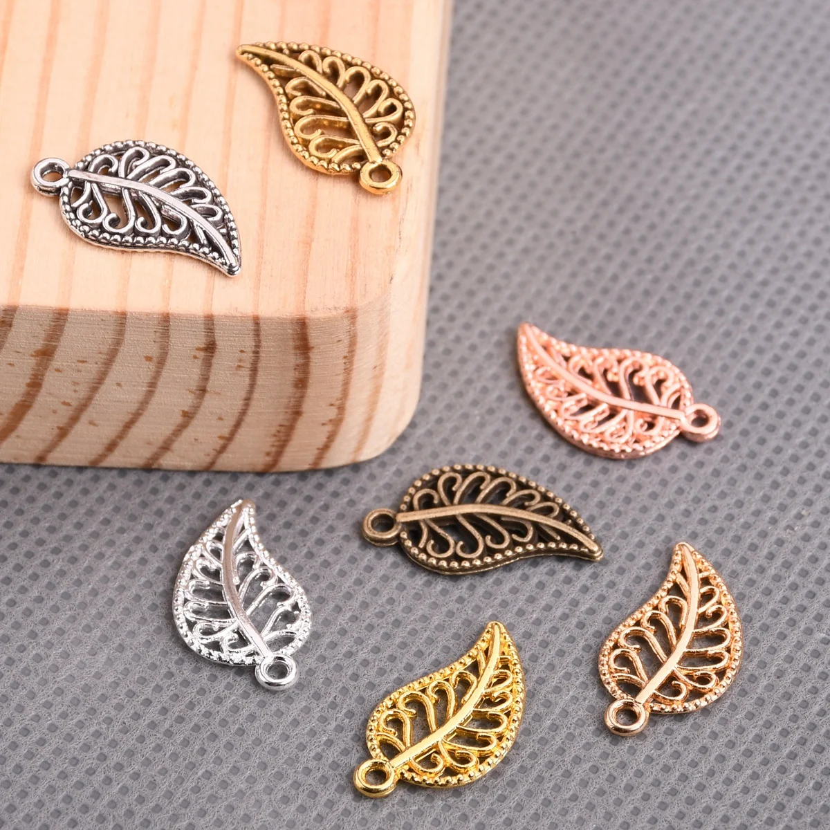 

Gold/Silver Color Alloy Metal Loose Beads 20pcs 19x10mm Pendants Leaf Shape For Jewelry Making DIY Findings