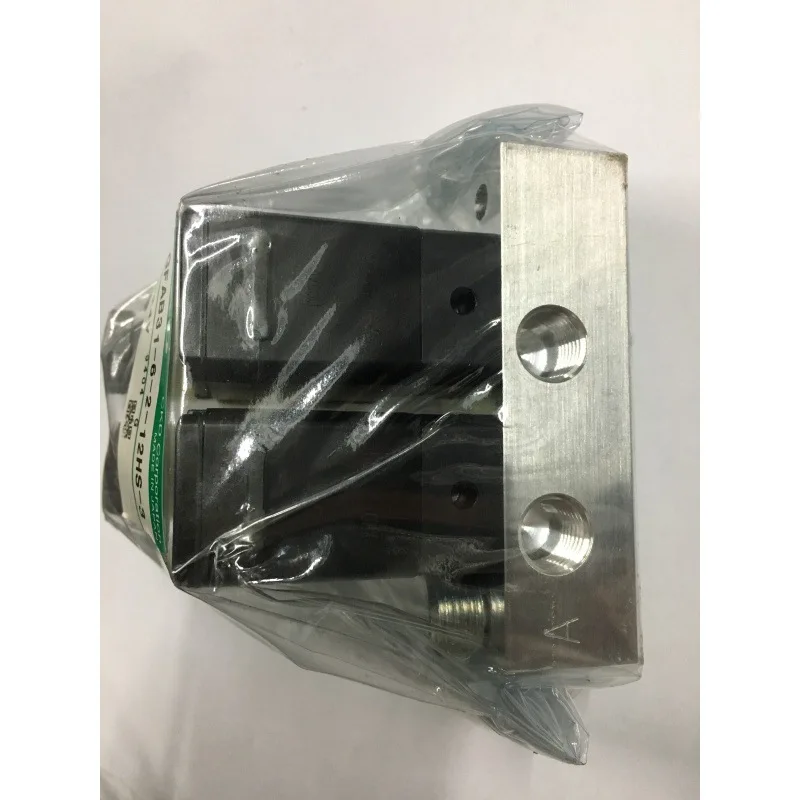 

Japan CKD solenoid valve GF AB 31 - 6-2-12 HS - 3 bus board new original