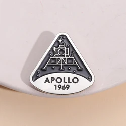 Space Program Astronauts Enamel Pins Aviation Planet Brooches Shirt Clothes Lapel Backpack Badge Jewelry For Scientific Research
