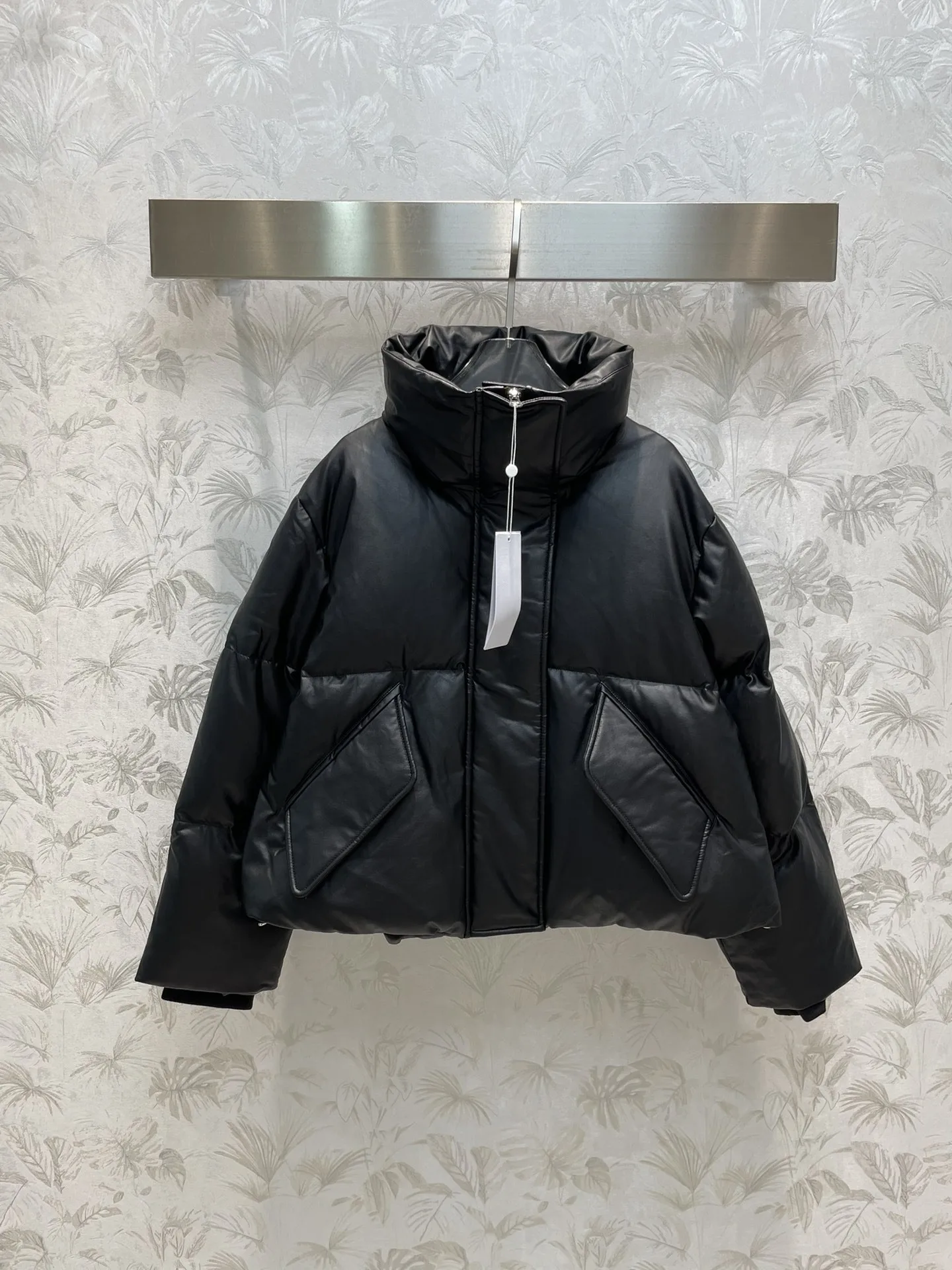 2025 Ropa de mujer chaqueta corta de cuero con cuello levantado invierno nuevo 1109