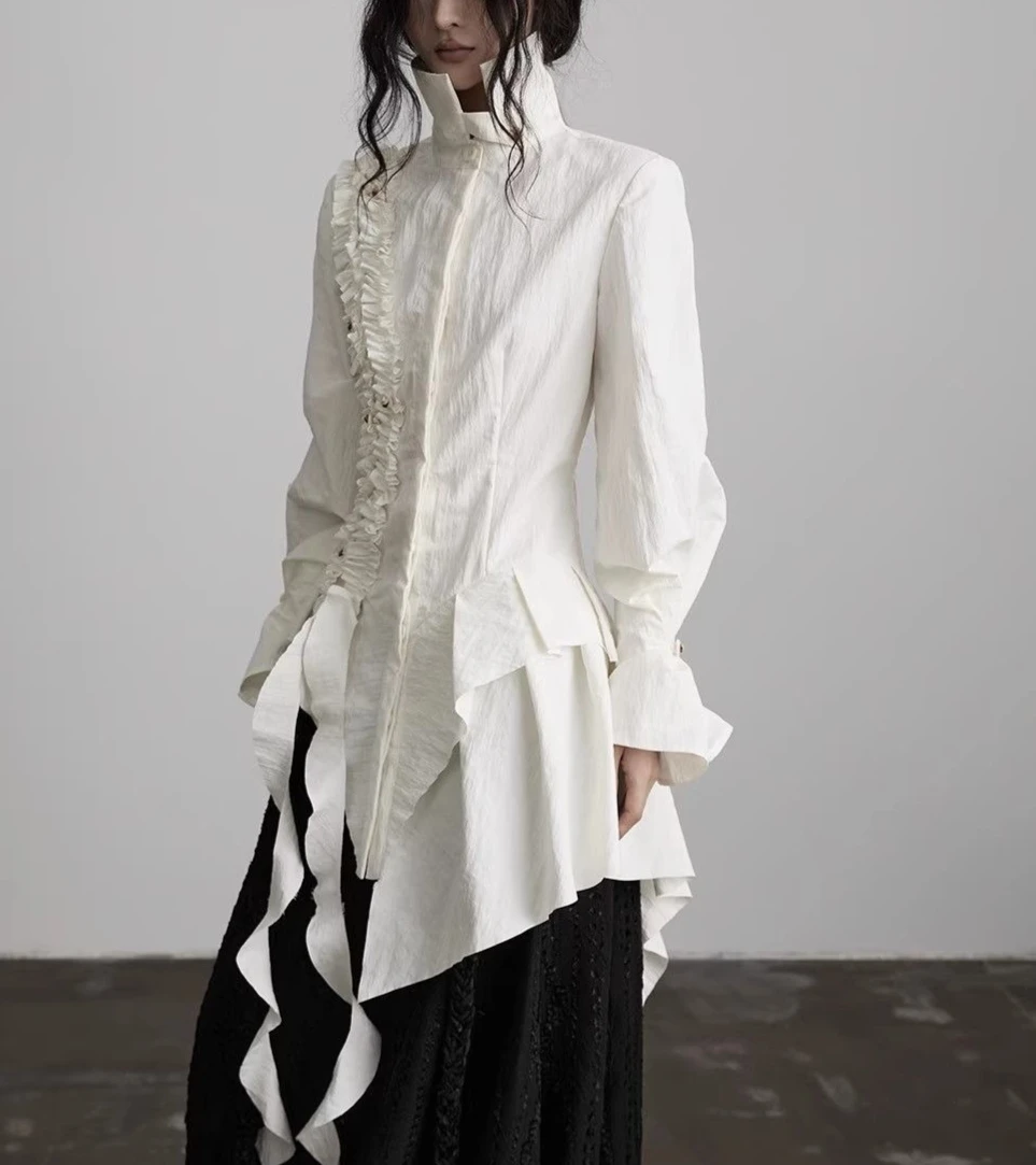 لوتس ليف حافة تصميم الشعور غير المتكافئة الخصر قميص أبيض بأكمام طويلة المرأة الخريف والشتاء