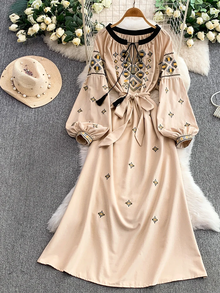 女性エスニックドレスレトロボヘミアン刺繍花柄刺繍Oネックランタンスリーブ秋包帯ミッドレングスVestidos DS240