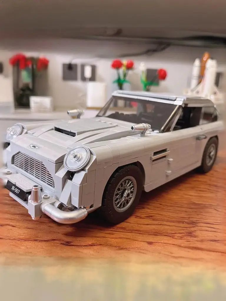 MINISO 1439PCS  James Bond DB5 Classic Car 007 Model Building Blocks Technical 10262 Assemble Bricks Toys For for Adult Boy