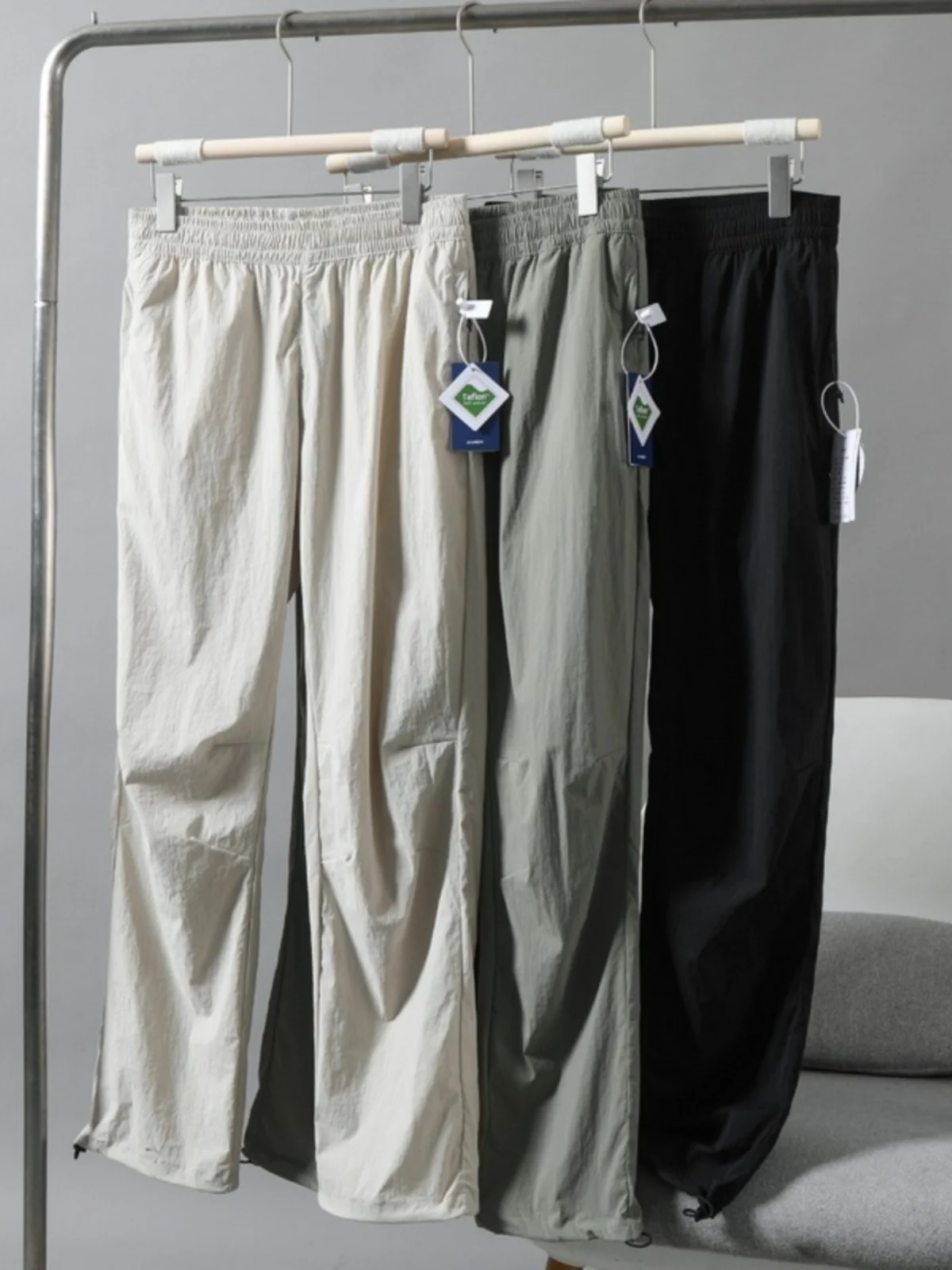 

Новые летние мужские повседневные брюки из ледяного шелка: премиум-класс, для активного отдыха, устойчивые к истиранию, быстросохнущие, дышащие, тонкие, свободного прямого кроя