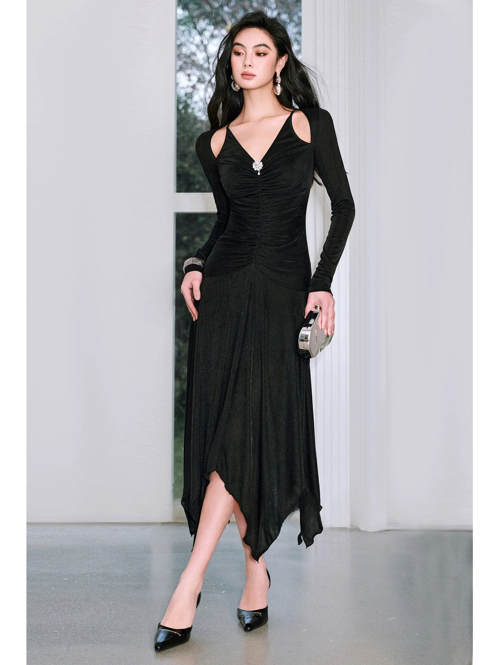 

WANGXO Comfortable Knitted Dr with Heavy Embellied Hollow out oulder Detail Pleated Waist And Asymmetrical Hemline