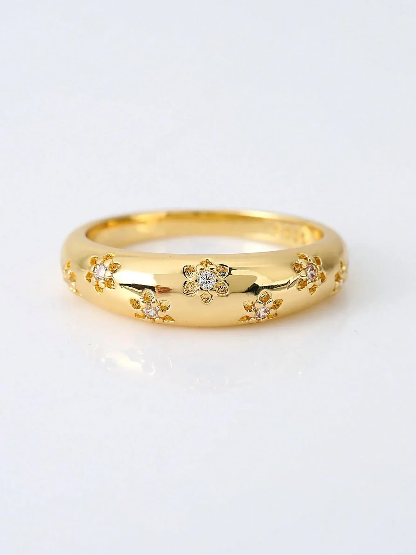 

Floral And Star Motif Ring With Cubic Zirconia For Adults