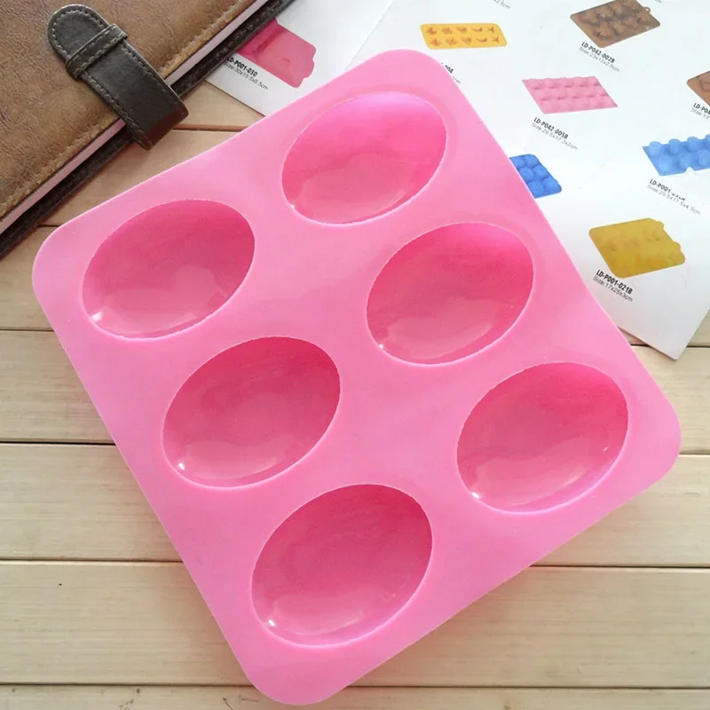 ما هو الصابون البيضاوي (Oval Soap) وكيف يمكنك استخدام قالب صابون بتصميم بيضاوي في صنع الحلويات؟