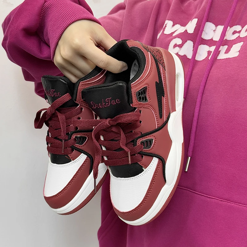 男性と女性のためのストリートプラットフォームスニーカー、快適なスケートボードシューズ、革のカジュアルスポーツシューズ、オリジナルファッション、デザイナー