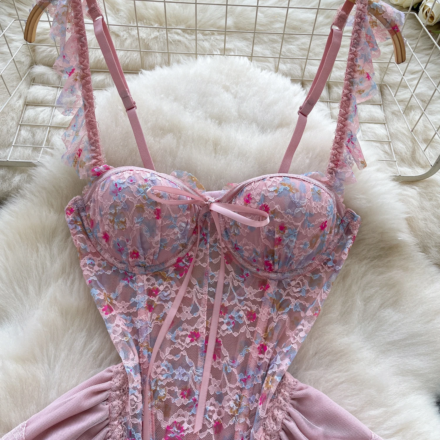 Chic Sexy arête de poisson épaules dénudées dentelle froncé fée a-ligne été femmes Boho robe d'été femmes vêtements mini robe