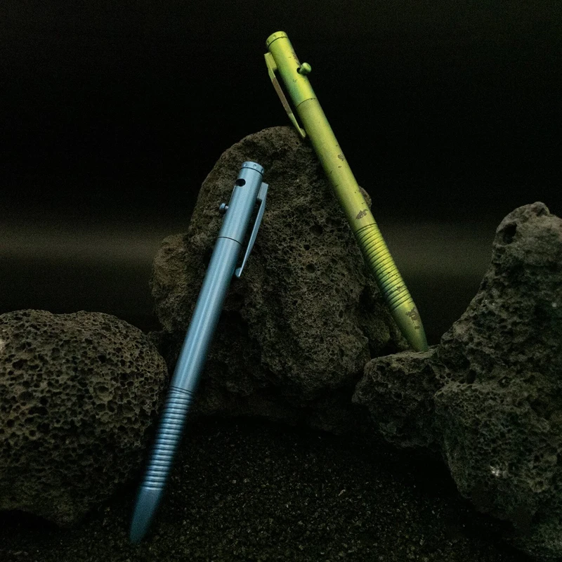 Outdoor Portable EDC Stainless Steel Creative Tactical Bolt Multifunctional Pen Car Emergency Window Breaking Tool