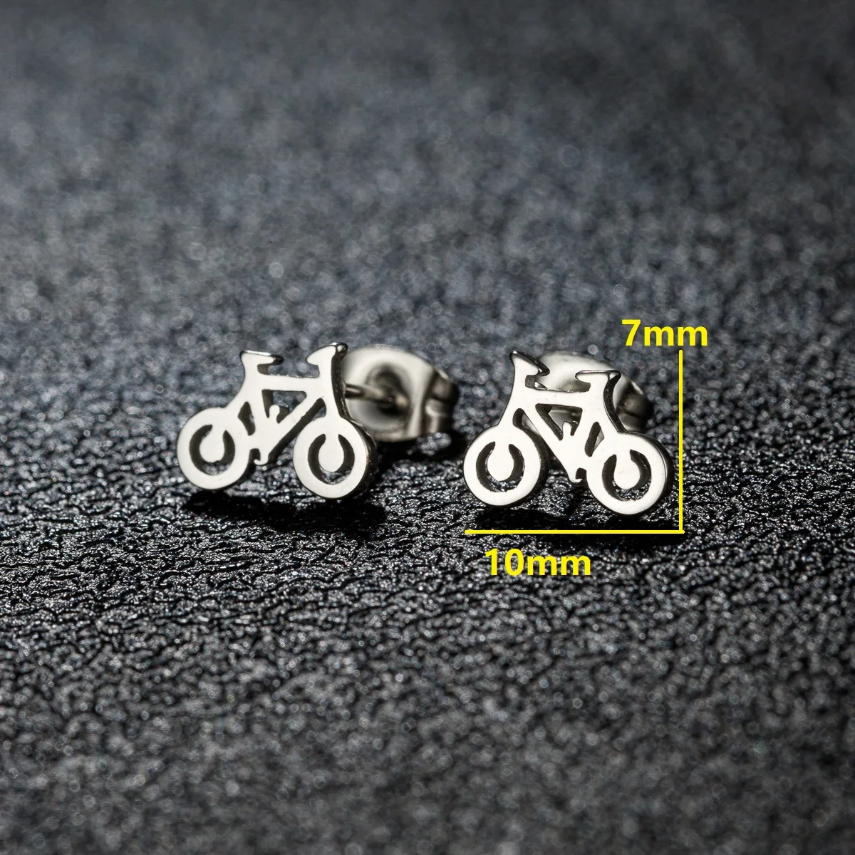 Ear Piercing Stainless Steel Studs Bicycle Ice Skate Sleigh Basketball Sporty Jewelry Mens Fashion Geometric for Gift Pendientes