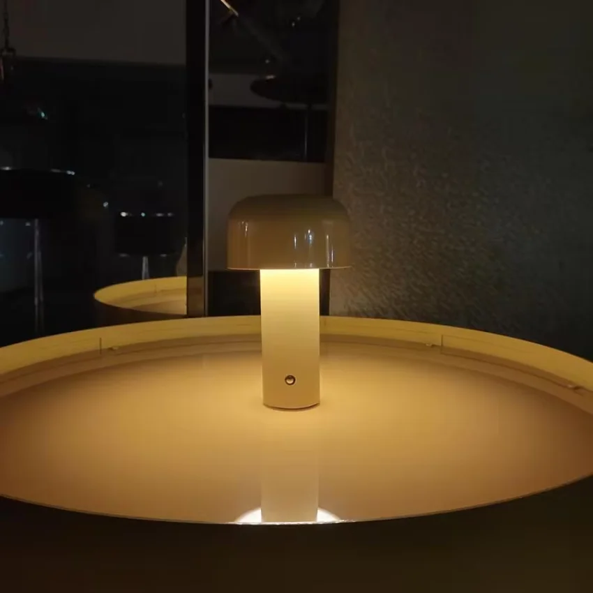 Lámpara de mesa con diseño de setas italianas modernas, lámpara de escritorio recargable táctil inalámbrica portátil, decoración de escritorio, luz