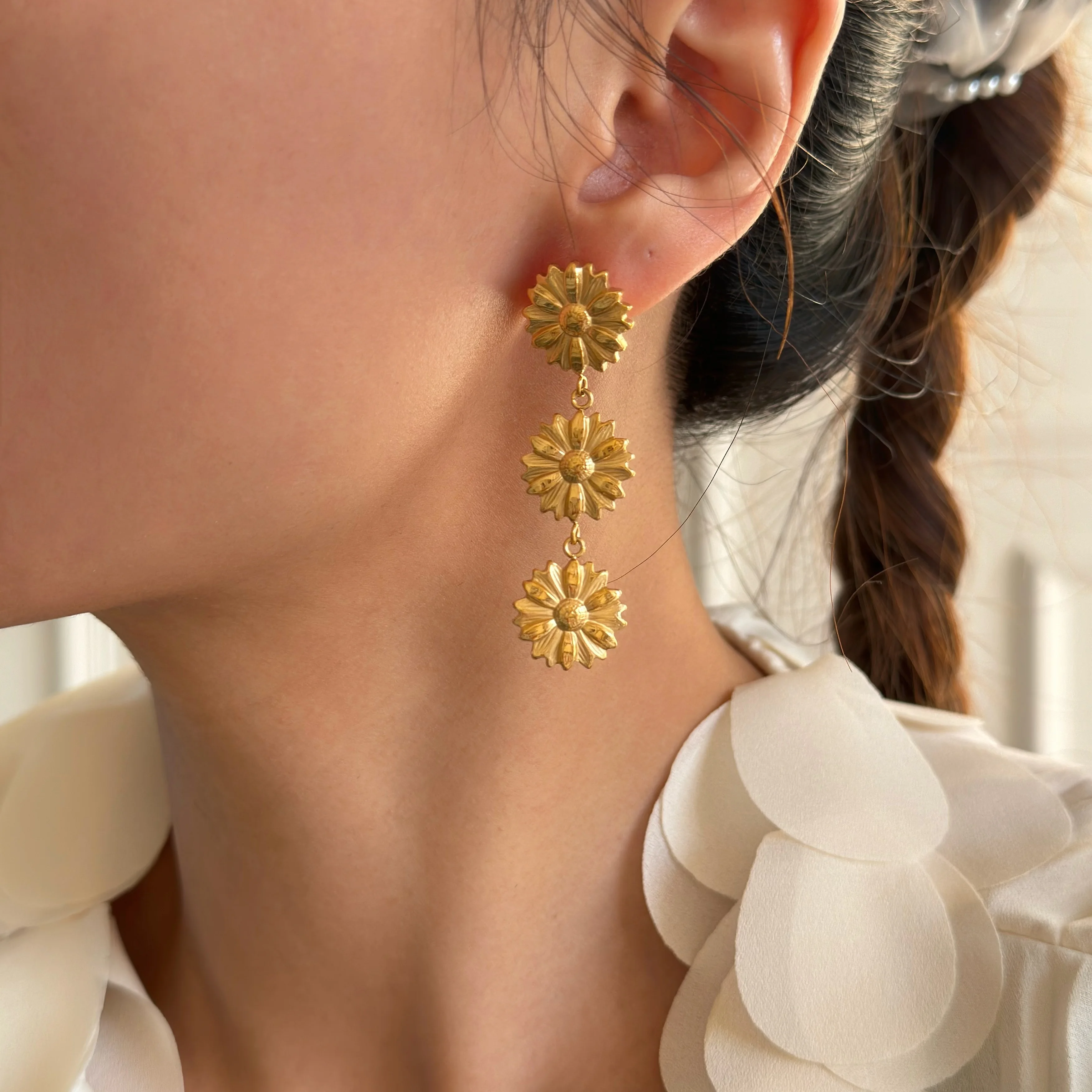 DASEIN 18k Gold Plated Vintage Medieval Daisy Rural Style Sunflower Earrings Hypoallergenic Stainless Steel High Quality Jewelry