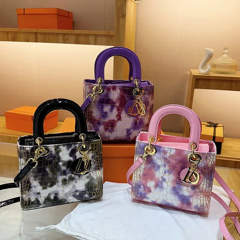 

2025 New European and American Fashion Crocodile Pattern Women's Portable Shoulder Crossbody Princess Diana Bag
