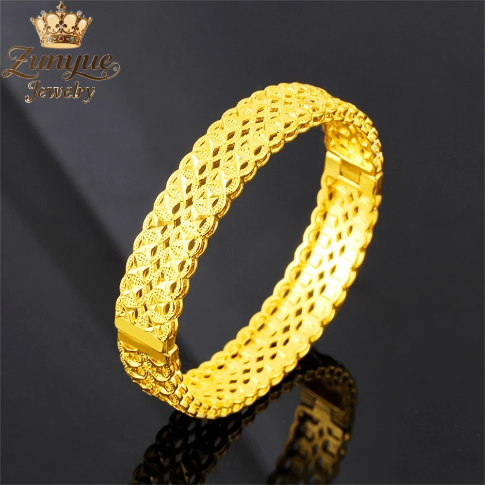 

Sand Gold Hollowed-Out Star Bracelet Luxury Quality Jewelry Best Selling Handicraft Fashion Jewelry Exquisite Elegant Popular