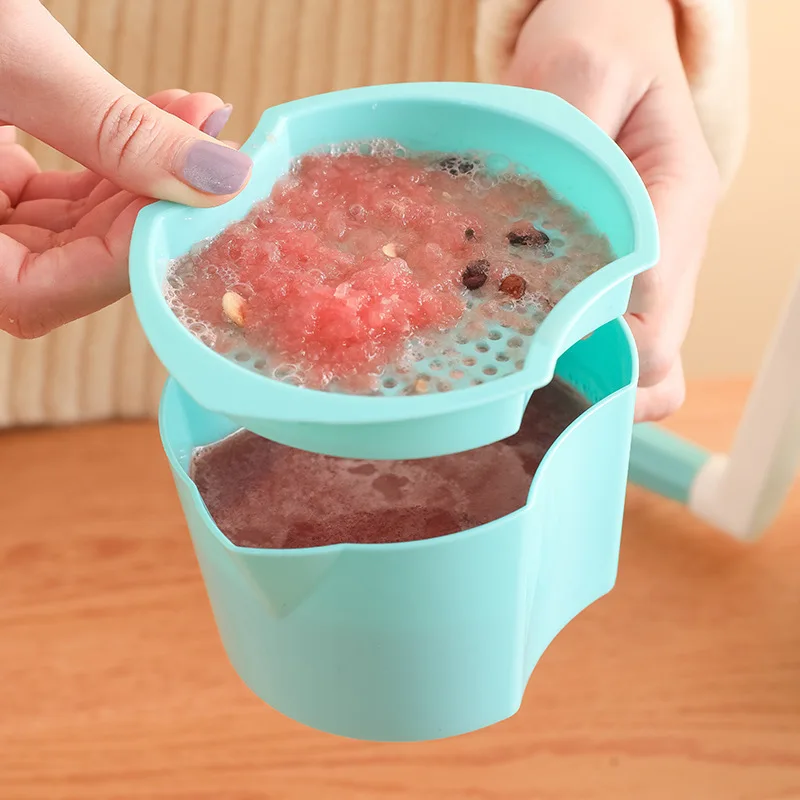 Household kitchen hand cranked juicer, small portable food processor, squeezer, mini juicer