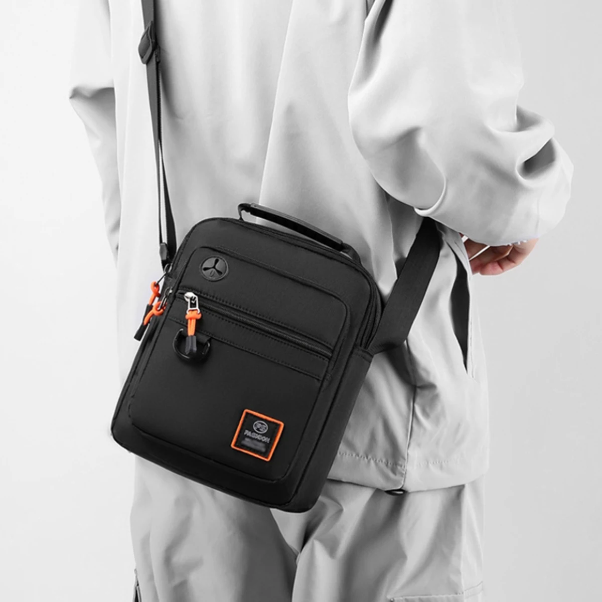 Black Men's Shoulder Bag Waterproof Large Capacity Lightweight Nylon Cloth Fashion Travel Leisure Sports Handbag Crossbody Bag