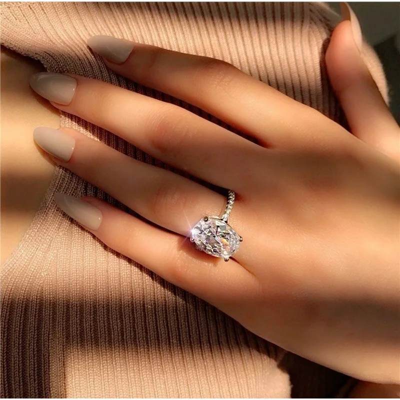 100% 925 silver plated with 18K white gold - egg-shaped ring for women. Ideal for engagement, marriage, a dazzling piece of jewe