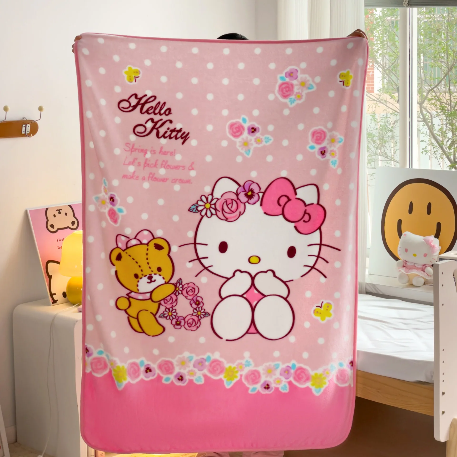 Kocyk na sofę Sanrio 39 x55in witam Kitty Kawaii-miękka, lekka flanela zapewniająca komfort przytulnej drzemki w środowisku AC