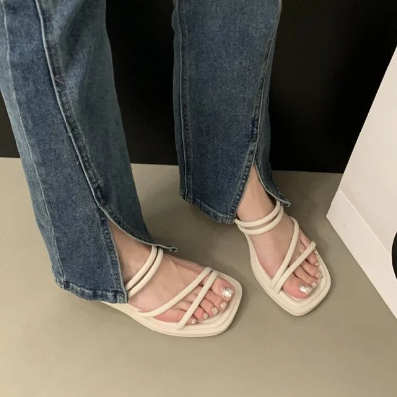 

New Toe Elegant Open-toe Beach Sandals in Summer, Fashionable and Comfortable Two-wear Casual Slippers for Women