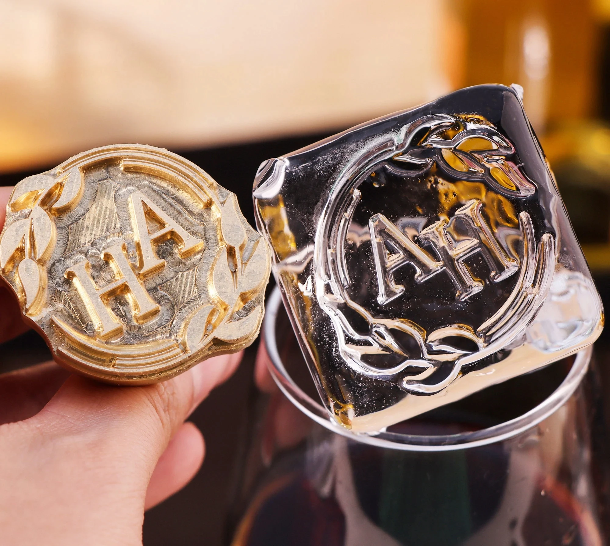 

Изготовленный на заказ штамп для кубиков льда — персонализированный штамп для льда. Создайте свой собственный кубик льда с ручкой для уникального бренда льда — идеально подходит для вечеринок