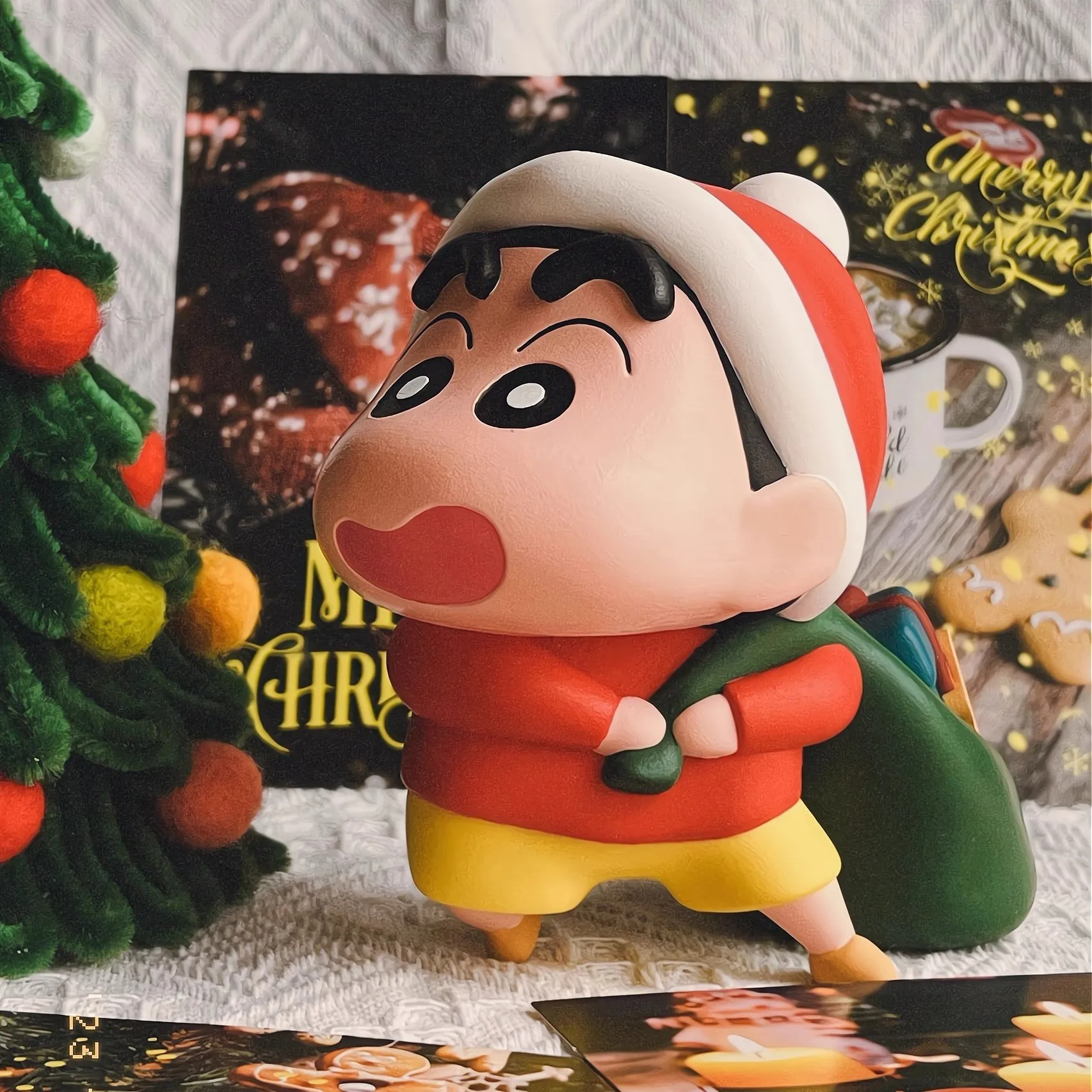 2024 Nieuwe Kerst Animatie Figuren Nieuwigheid Crayon Shin-chan Distributie Serie Desktop Poppen Ornamenten Trendy Speelgoed