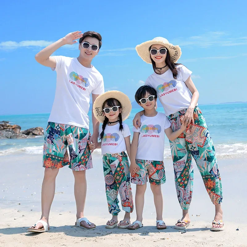 

Vacation Look Family Matching 2 Piece Outfits Couple Clothes Mom Daughter T Shirts Pants Sets Dad Son Tops and Shorts Clothing