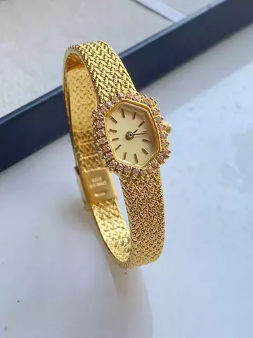Vintage Gold Ladies Quartz Watch with Textured Gold Band Hexagonal Dial Elegant Exquisite