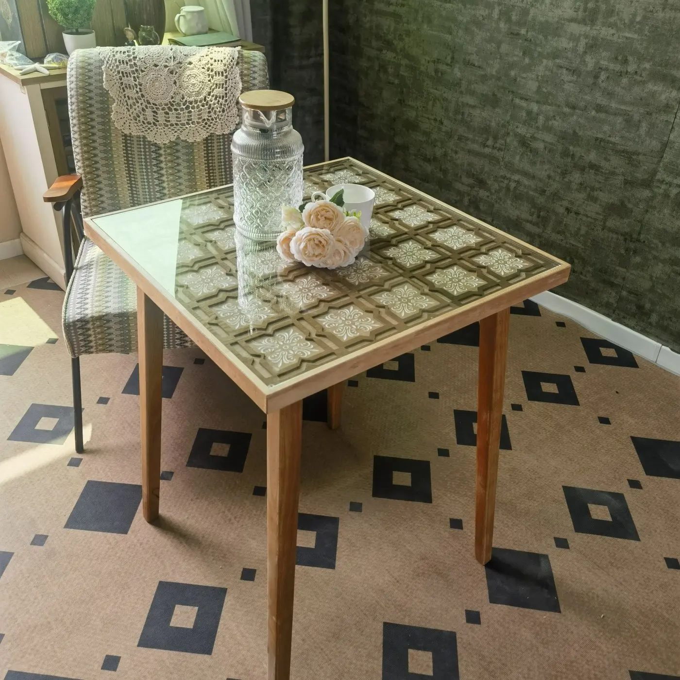 French retro solid wood coffee table, old Nordic style table, light table, carved dining table, American dessert