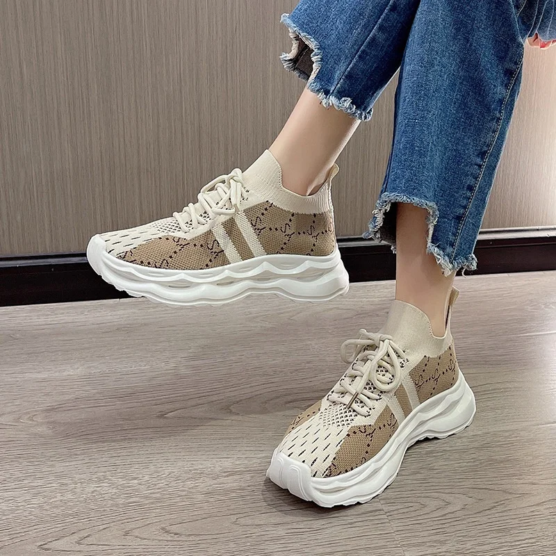 Hot Selling Soft Soled Flying Woven for Women's Spring Autumn New Elastic, Breathable Comfortable and Odorless Color Matching