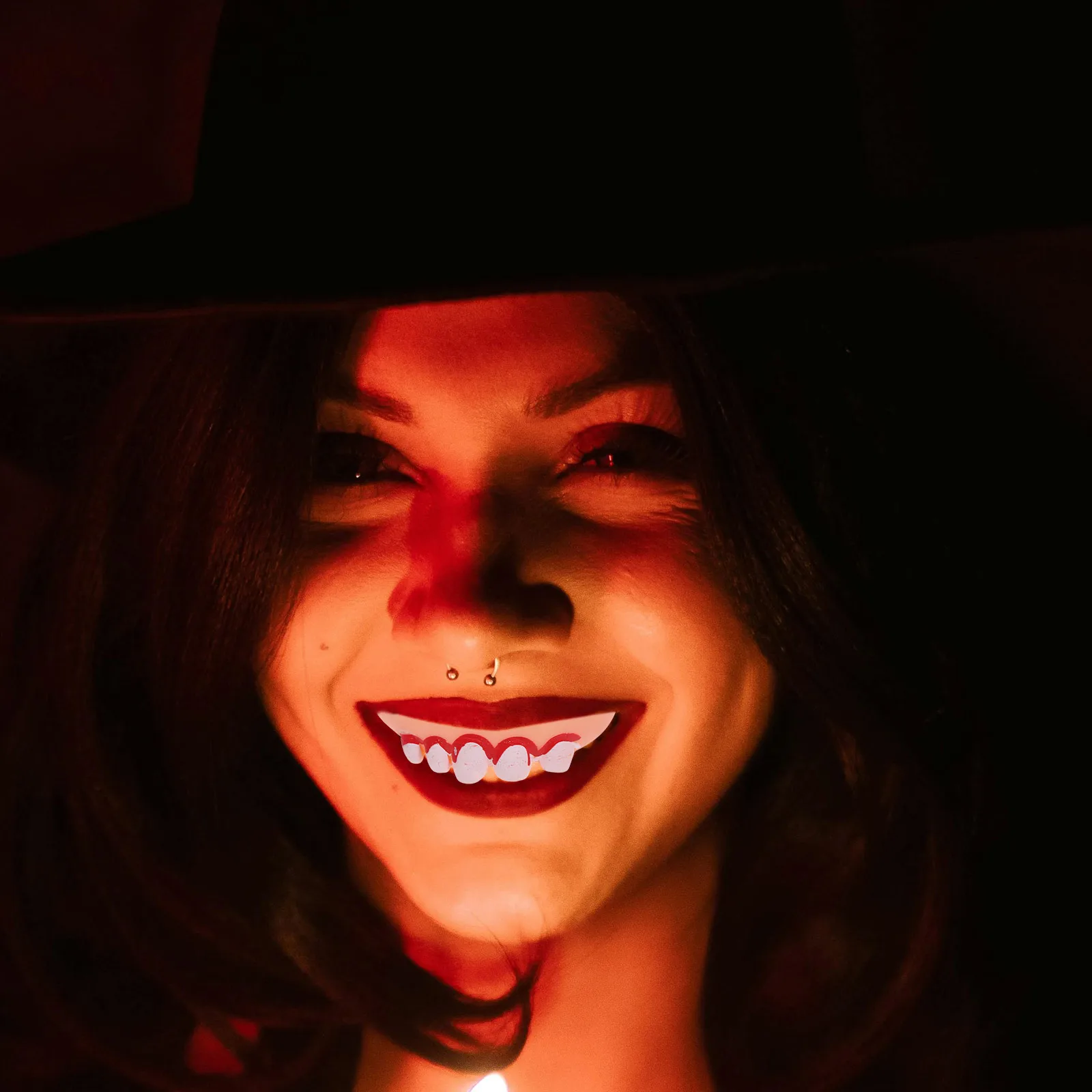 Valse tanden Halloween-kostuum rekwisieten Enge lelijke kunstgebit Grappige feestdecoraties Plastic tanden voor cosplay voor volwassenen