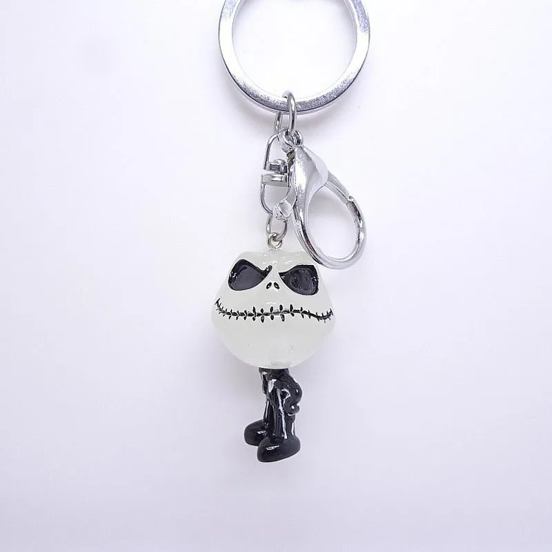 LLavero de figura de Anime, esqueleto de calavera luminosa, colgante de Jack de terror, juguetes, llavero de adorno, joyería, decoración de Halloween, regalo para niños
