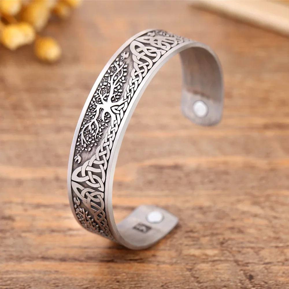 Skyrim Tree of Life Stainless Steel Zinc Alloy Magnetic Open Bracelet for Men and Women Fashion Retro Jewelry Gift New 2024