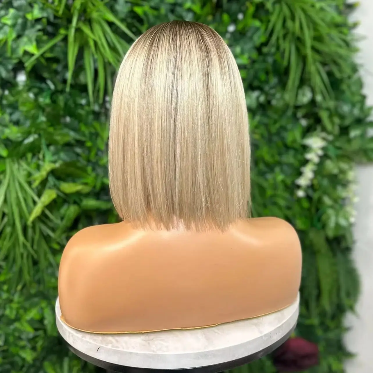 

12 дюймов Боб Пепельно-русый Ombre Оригинальные заводские дешевые парики Новый стиль Натуральные прямые короткие синтетические парики спереди с темными корнями