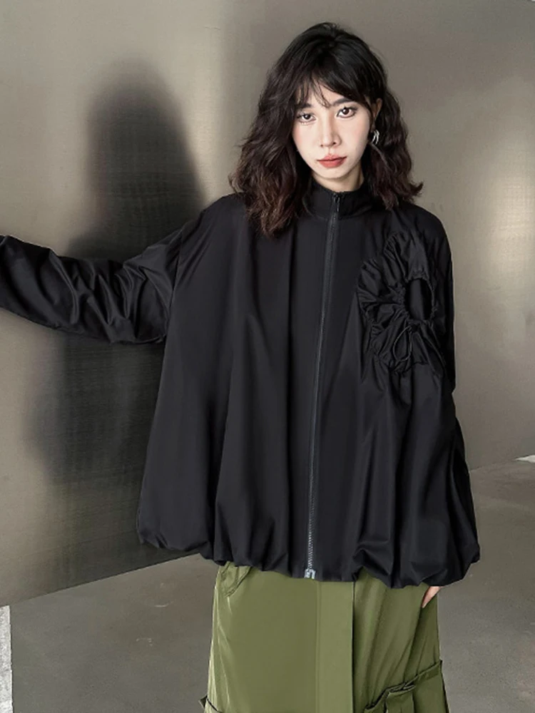 [EAM] Loose Fit Black Pleated Big Size Jacket New Stand Collar Long Sleeve Women Coat Fashion Tide Spring Autumn 2024 1DH0794